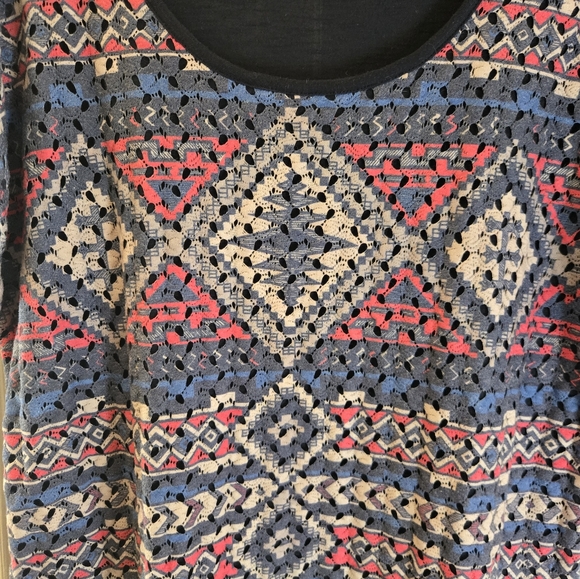 Women's Aztec Print Top - Picture 4 of 7
